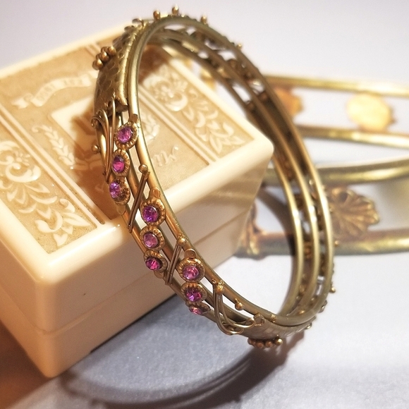 VTG Etruscan Revival Ruby Pink Rhinestone Bangle Bracelet - Picture 7 of 8